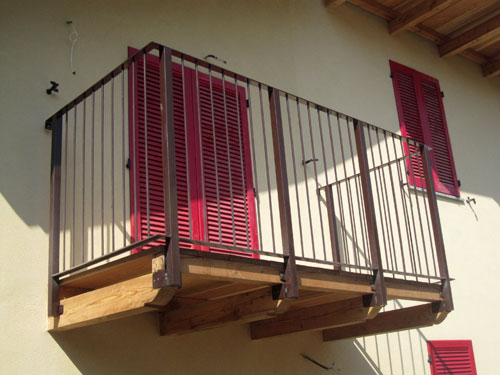 Ringhiera, balconi e scale