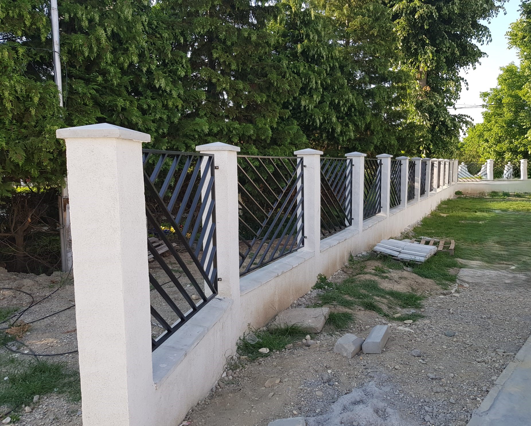 Porti si panouri de gard metalice