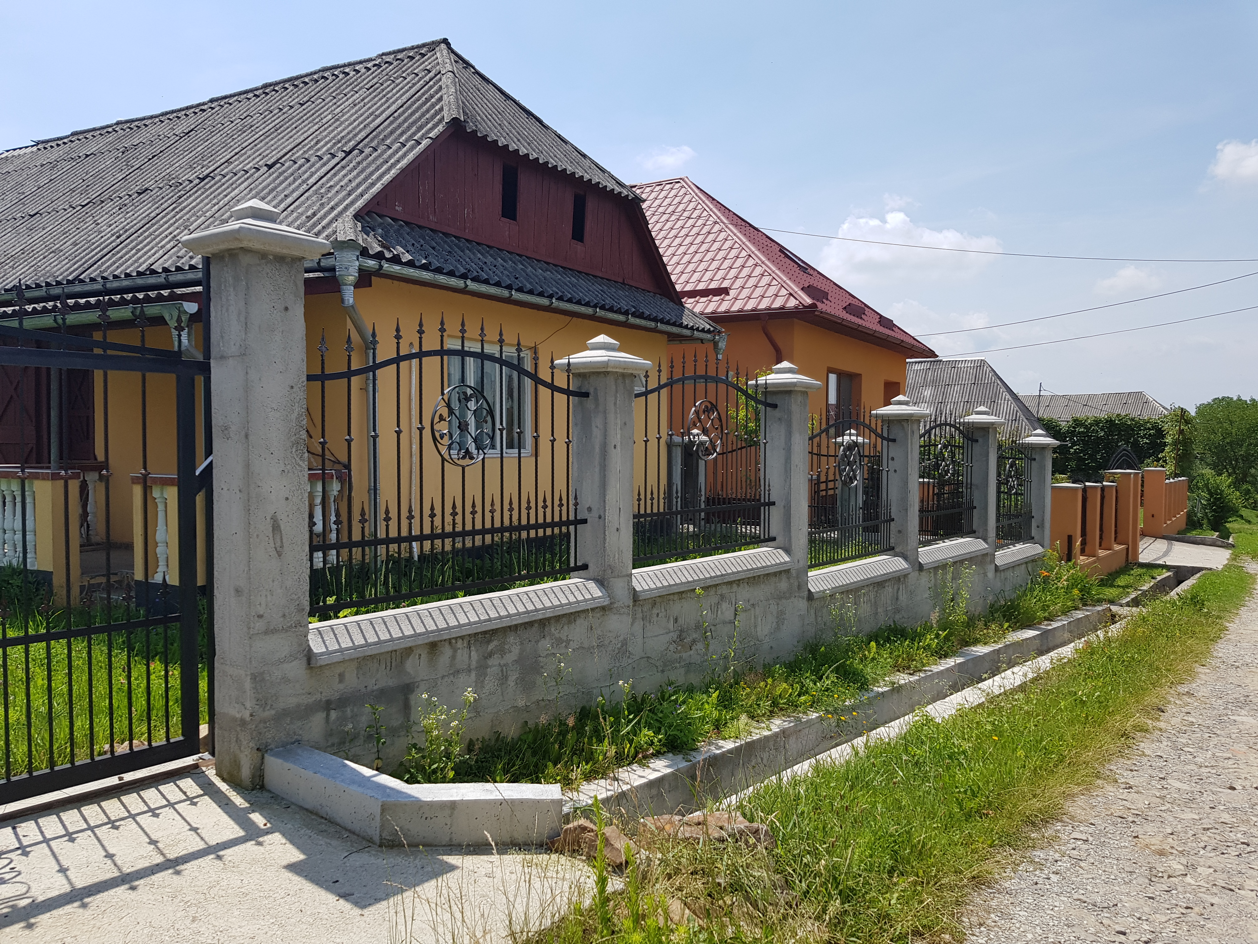 Porti si panouri de gard metalice