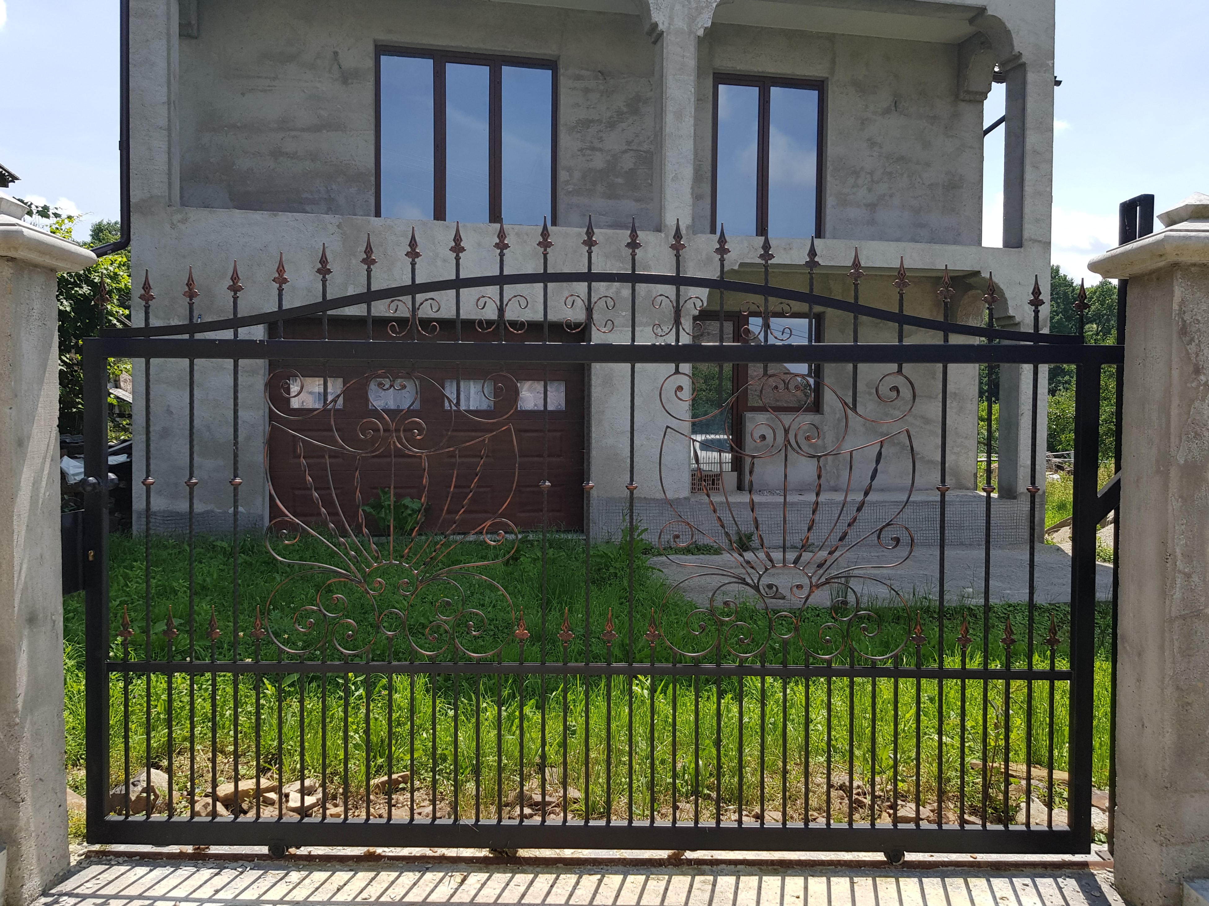 Porti si panouri de gard metalice