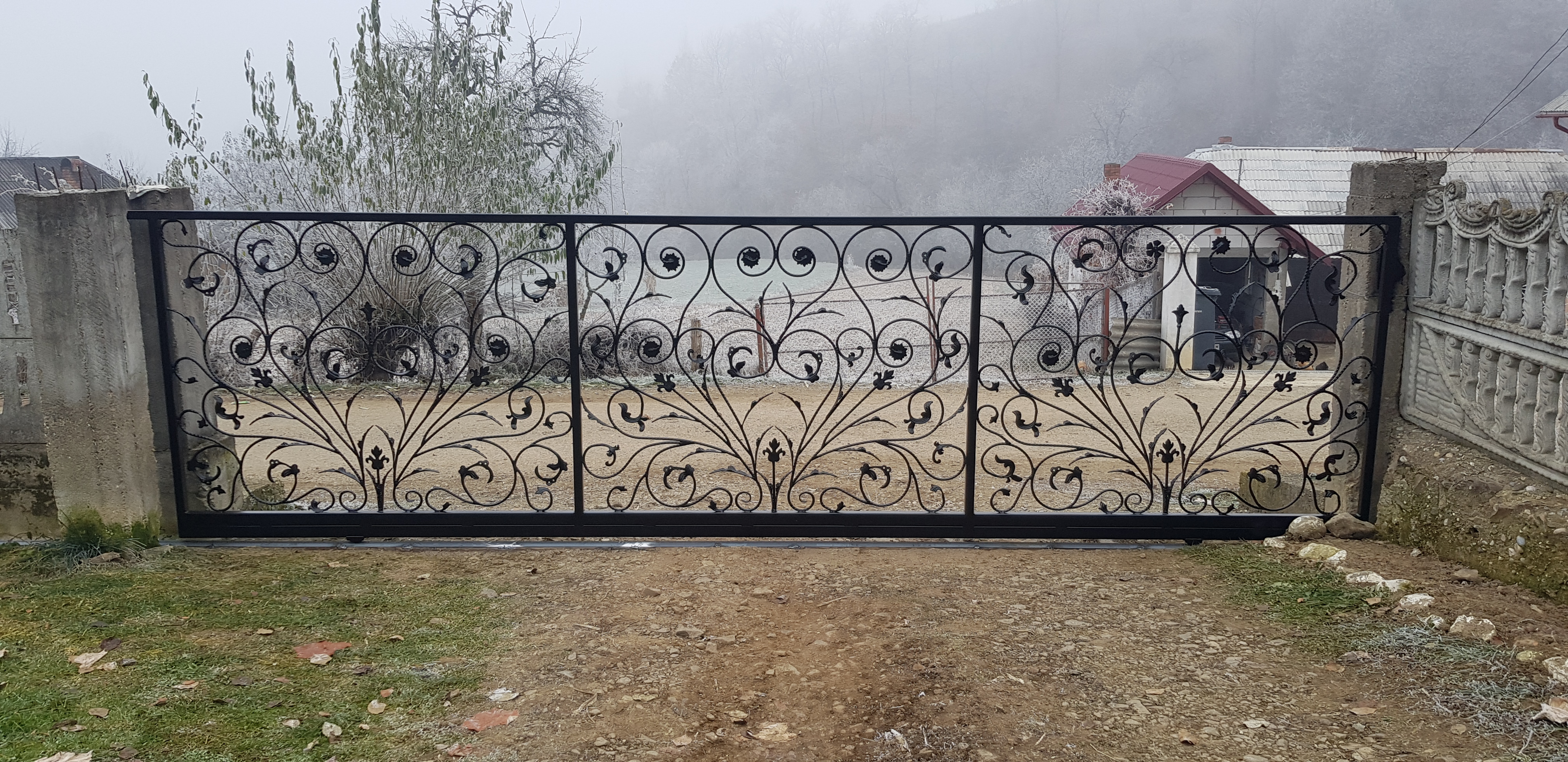 Porti si panouri de gard metalice