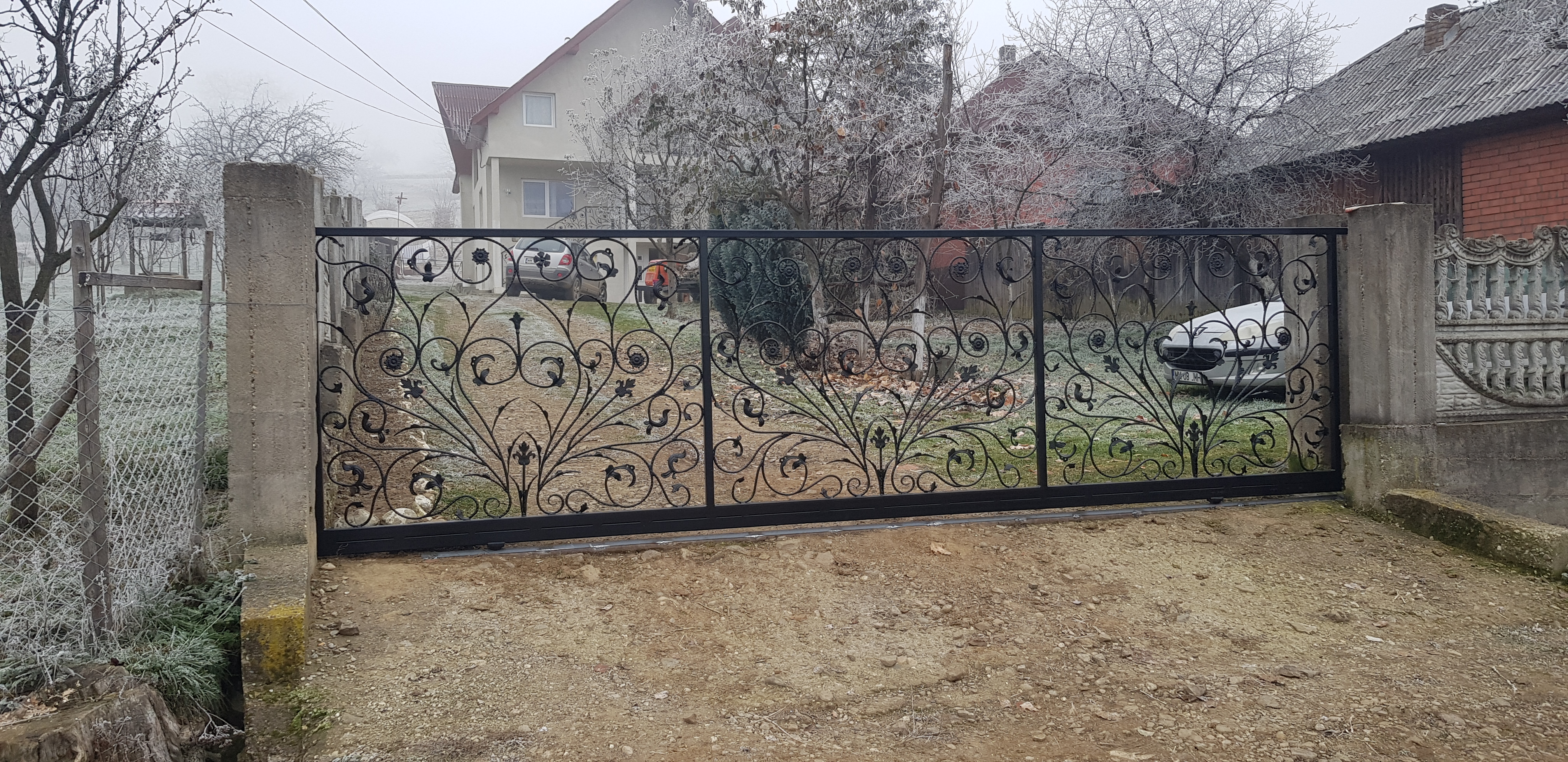 Porti si panouri de gard metalice