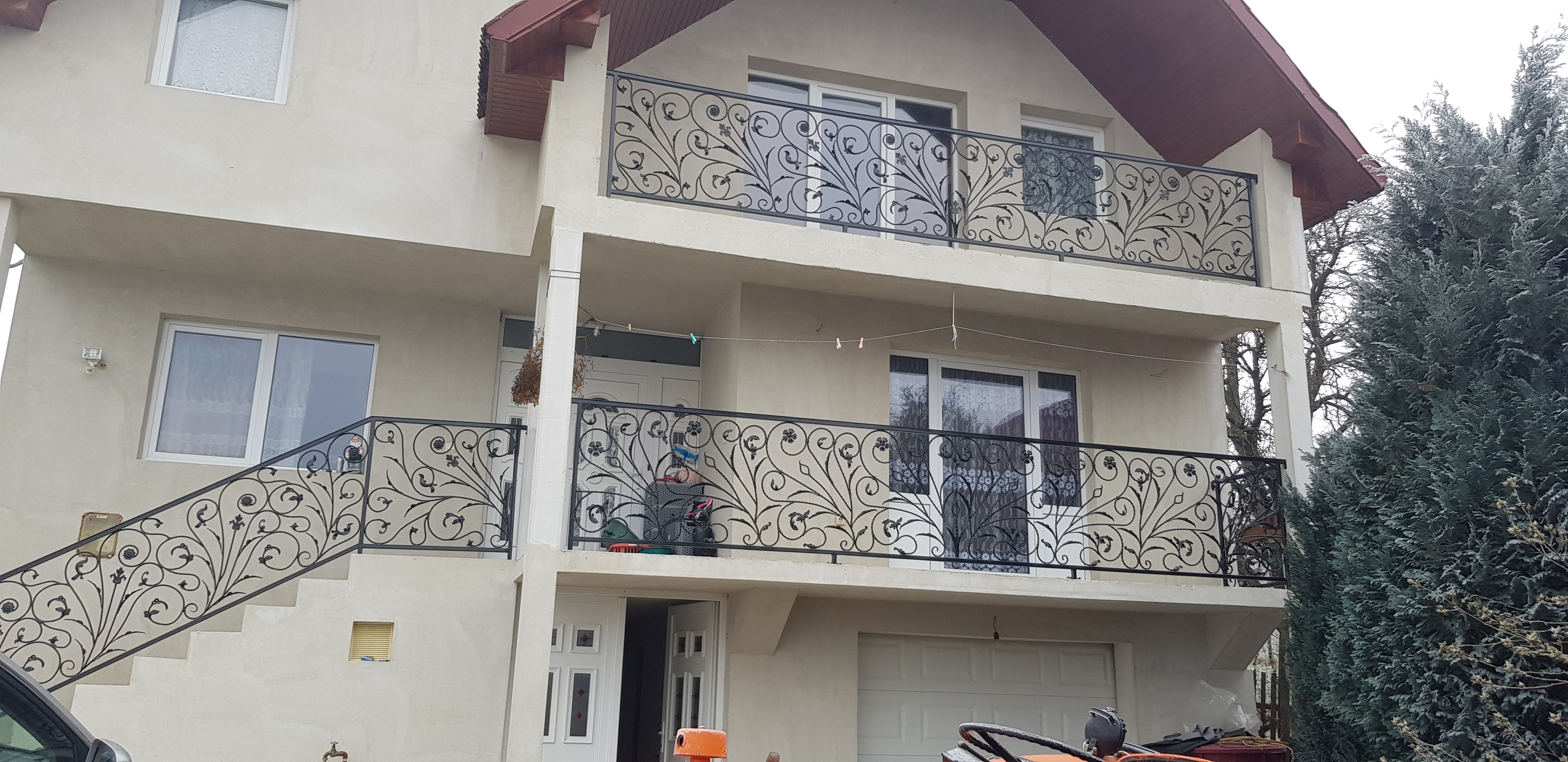 Porti si panouri de gard metalice