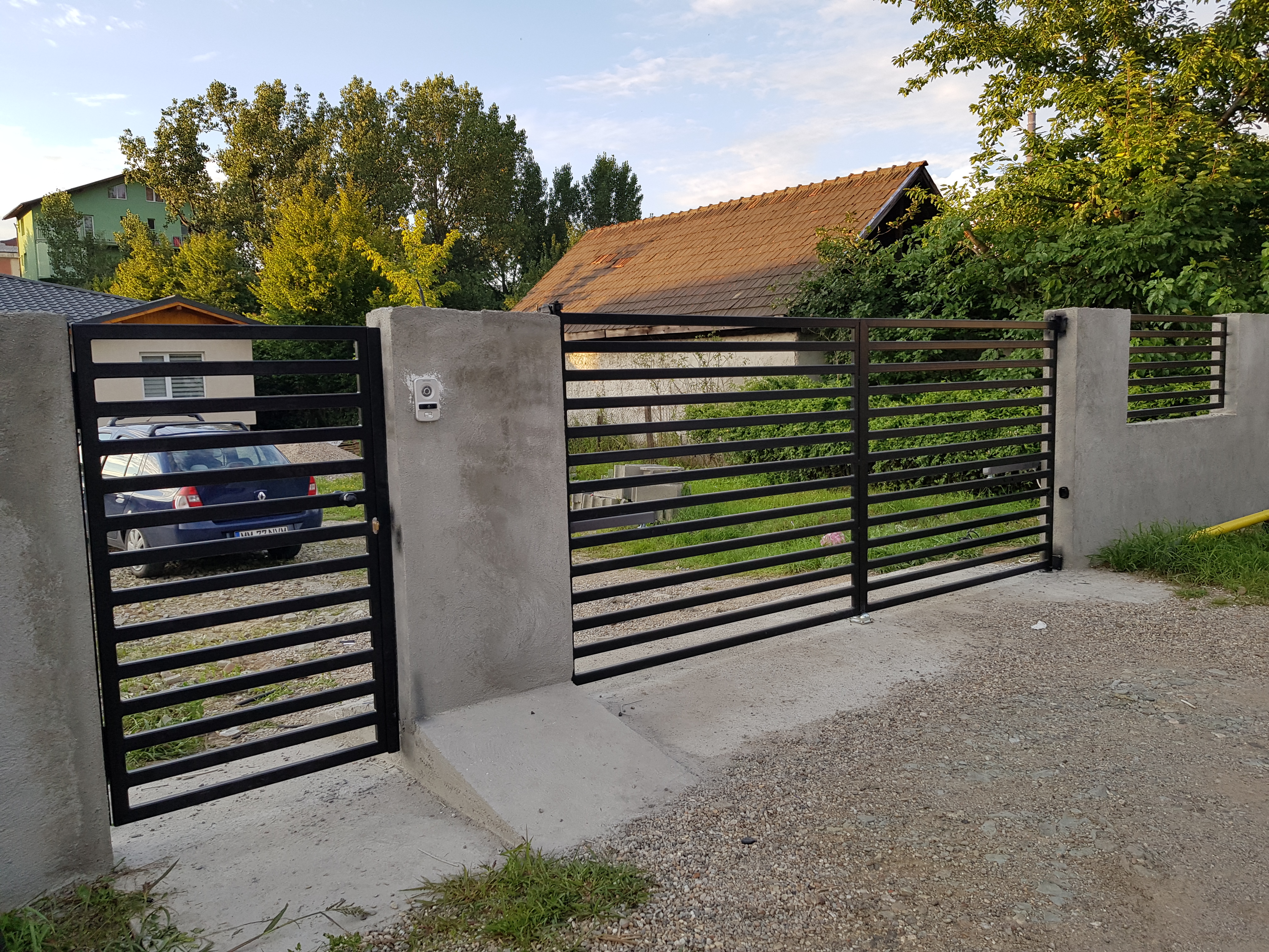 Porti si panouri de gard metalice