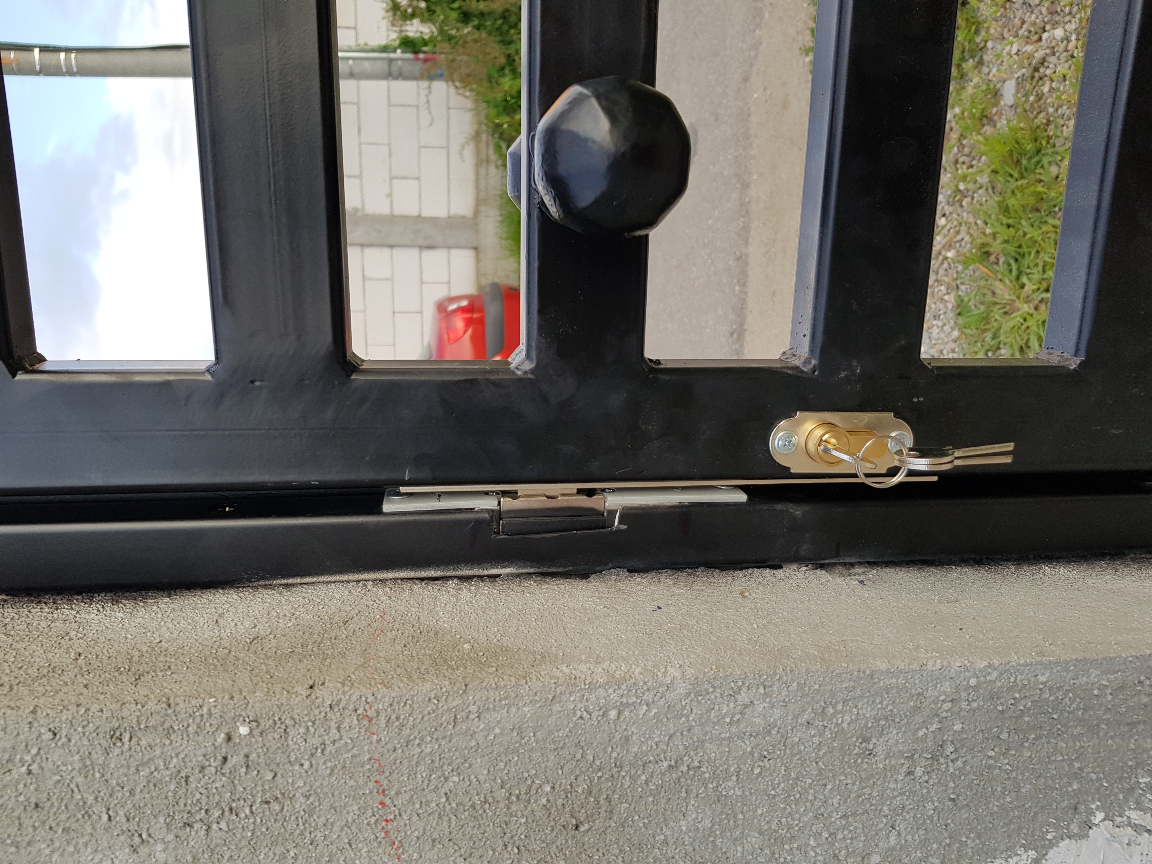 Porti si panouri de gard metalice