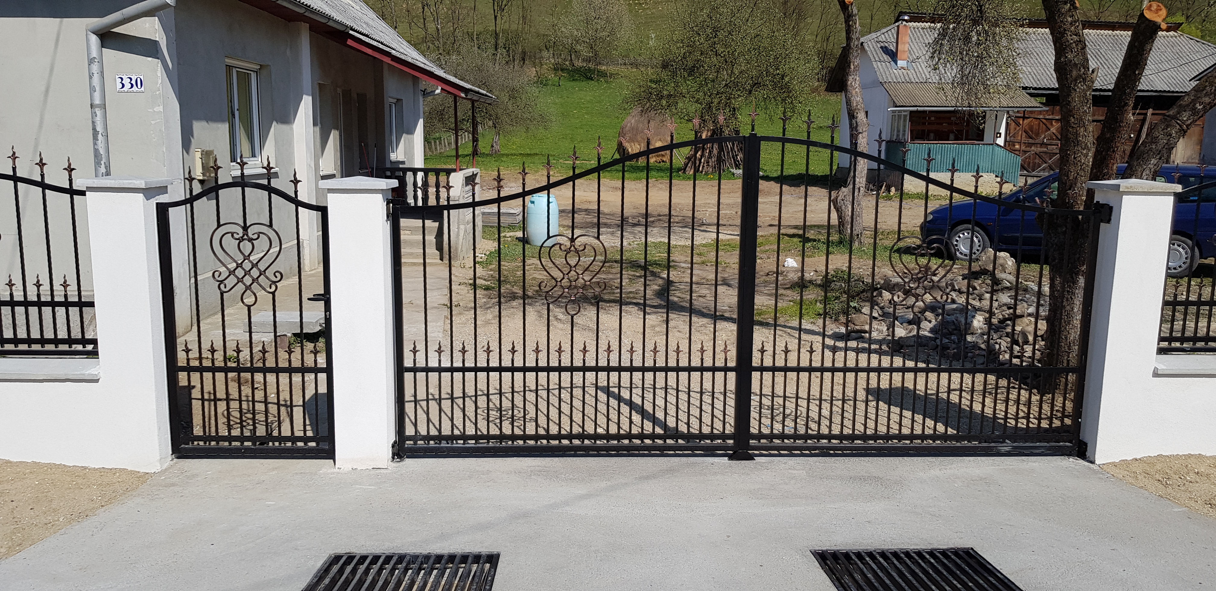 Porti si panouri de gard metalice