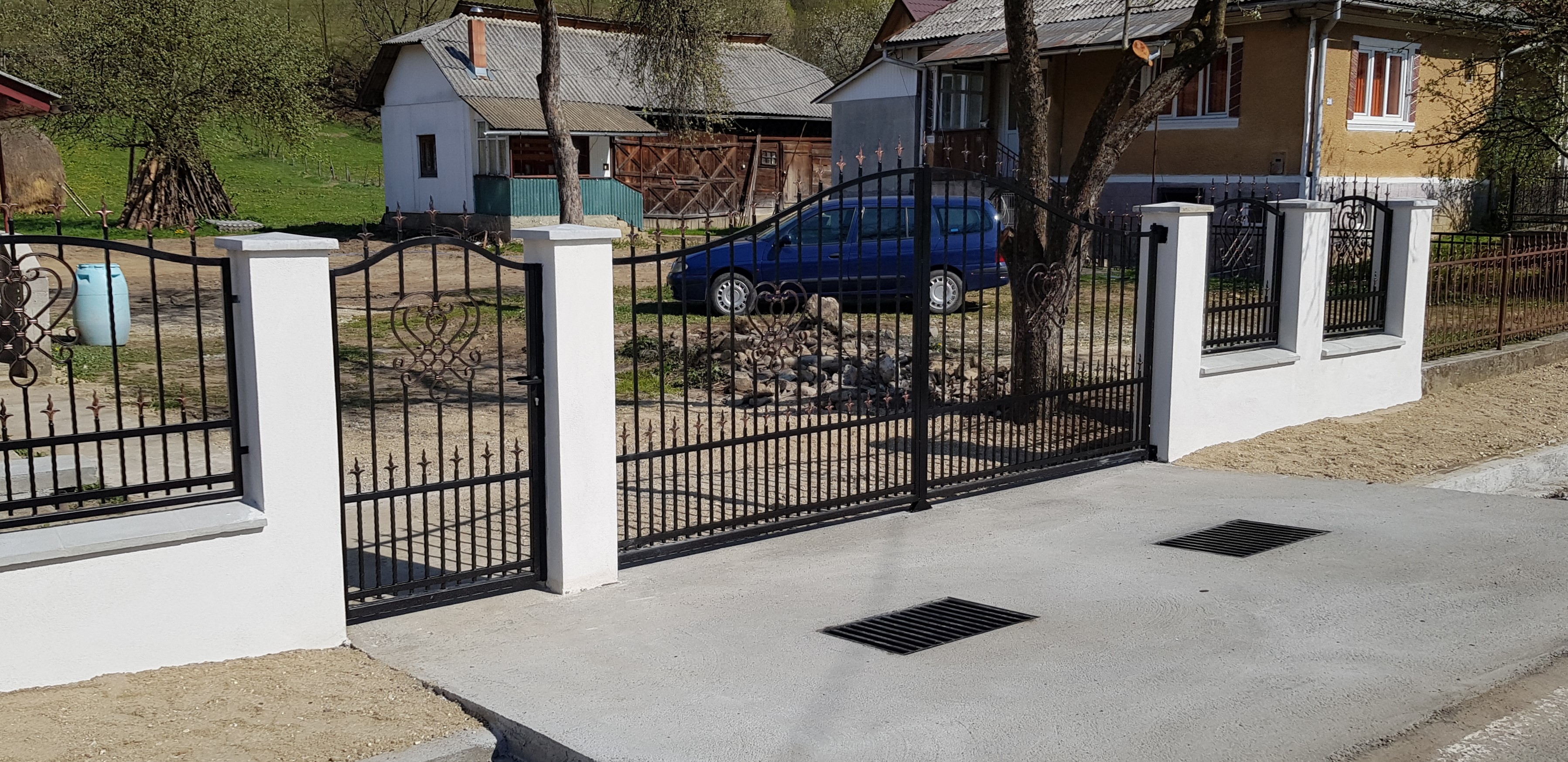 Porti si panouri de gard metalice