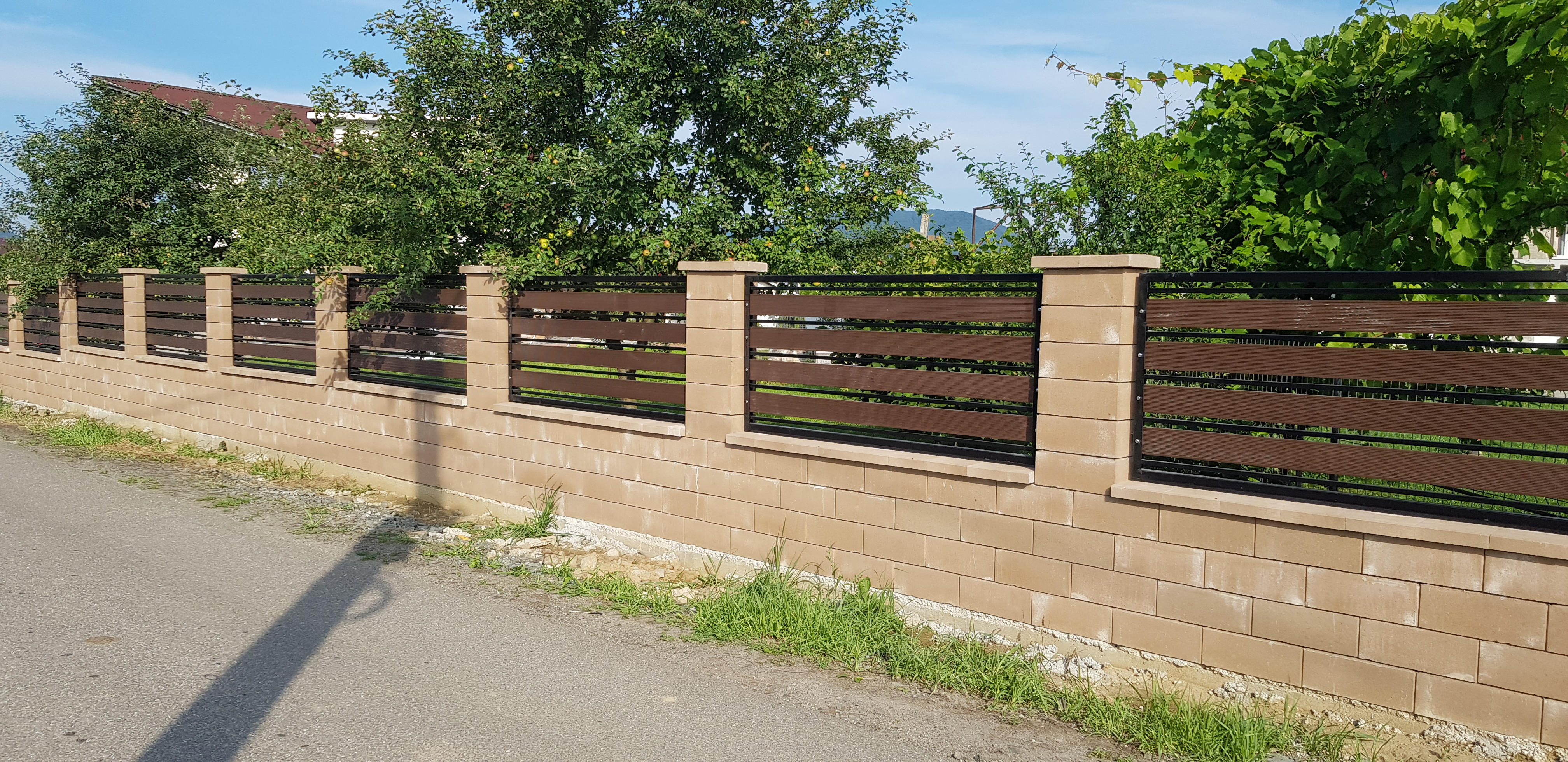 Porti si panouri de gard metalice