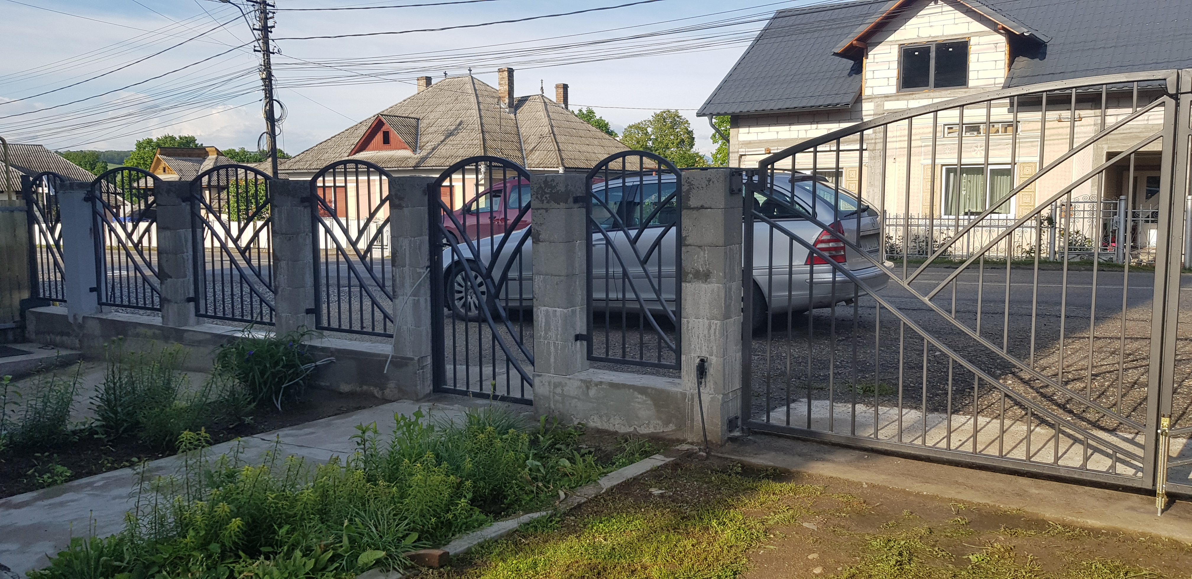 Porti si panouri de gard metalice