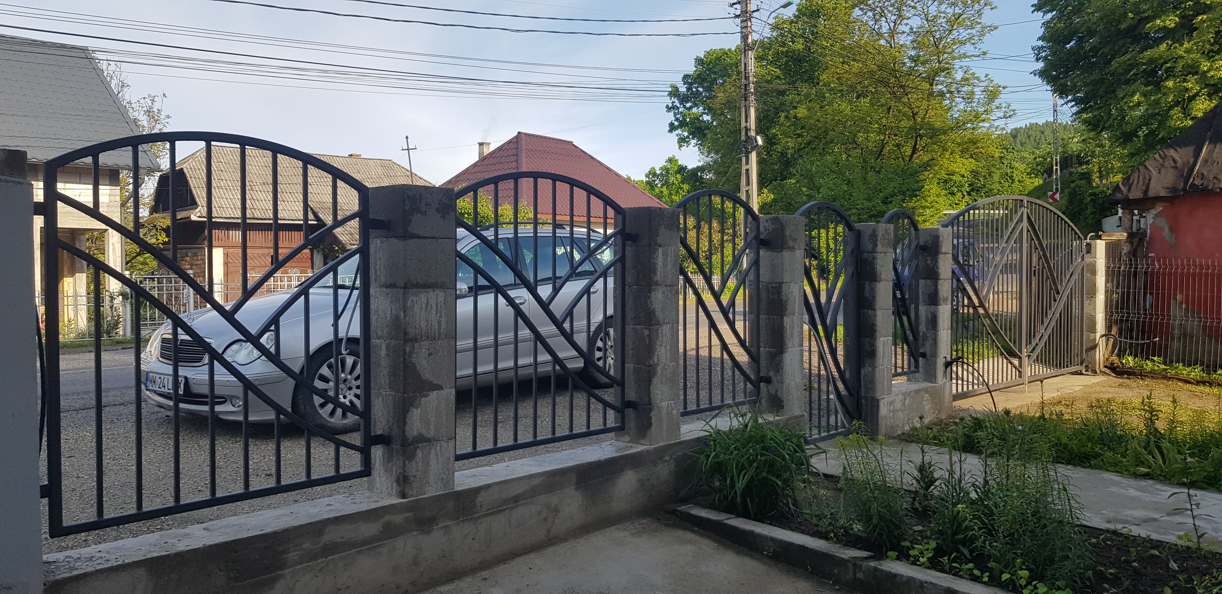 Porti si panouri de gard metalice