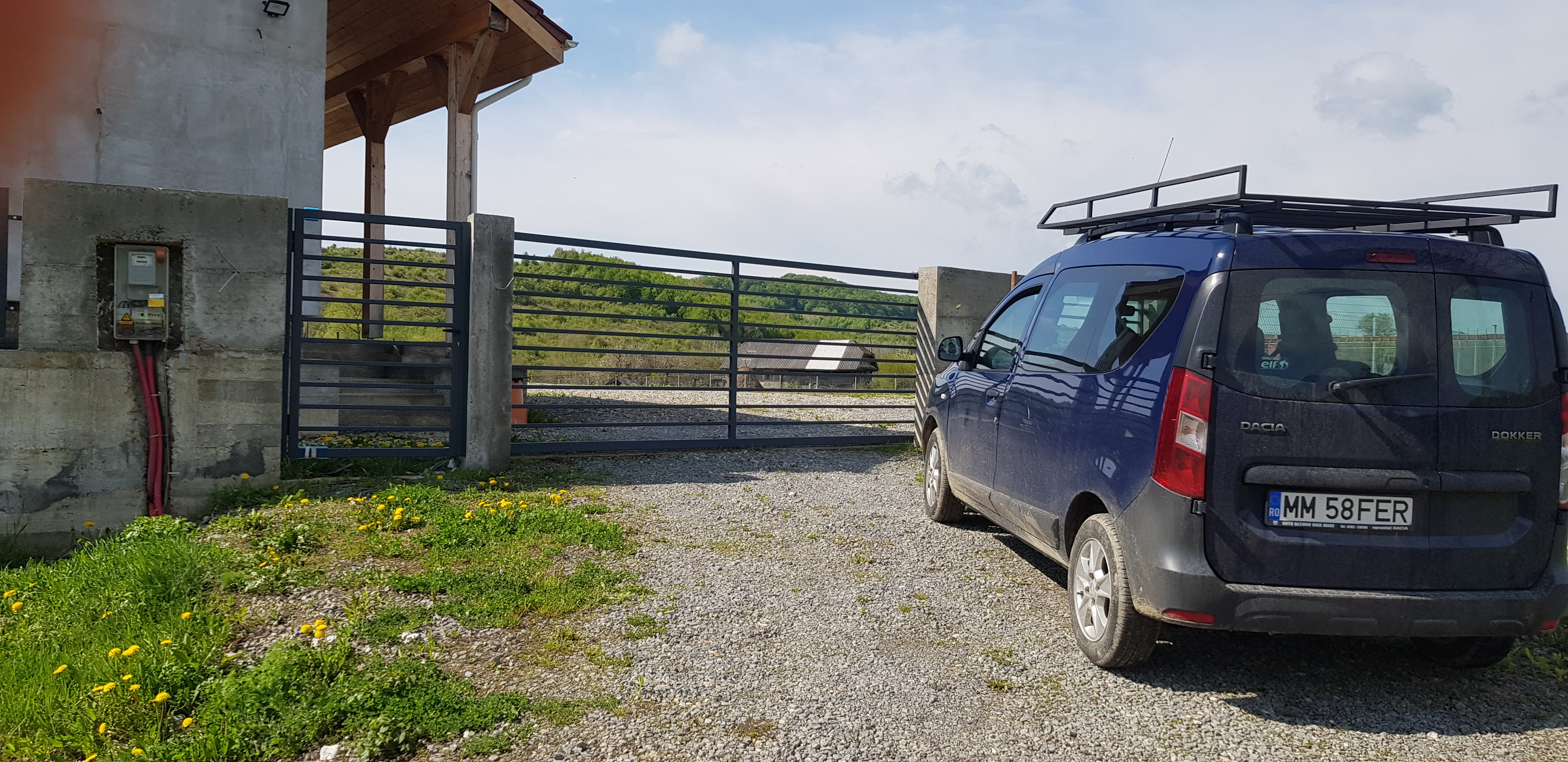 Porti si panouri de gard metalice