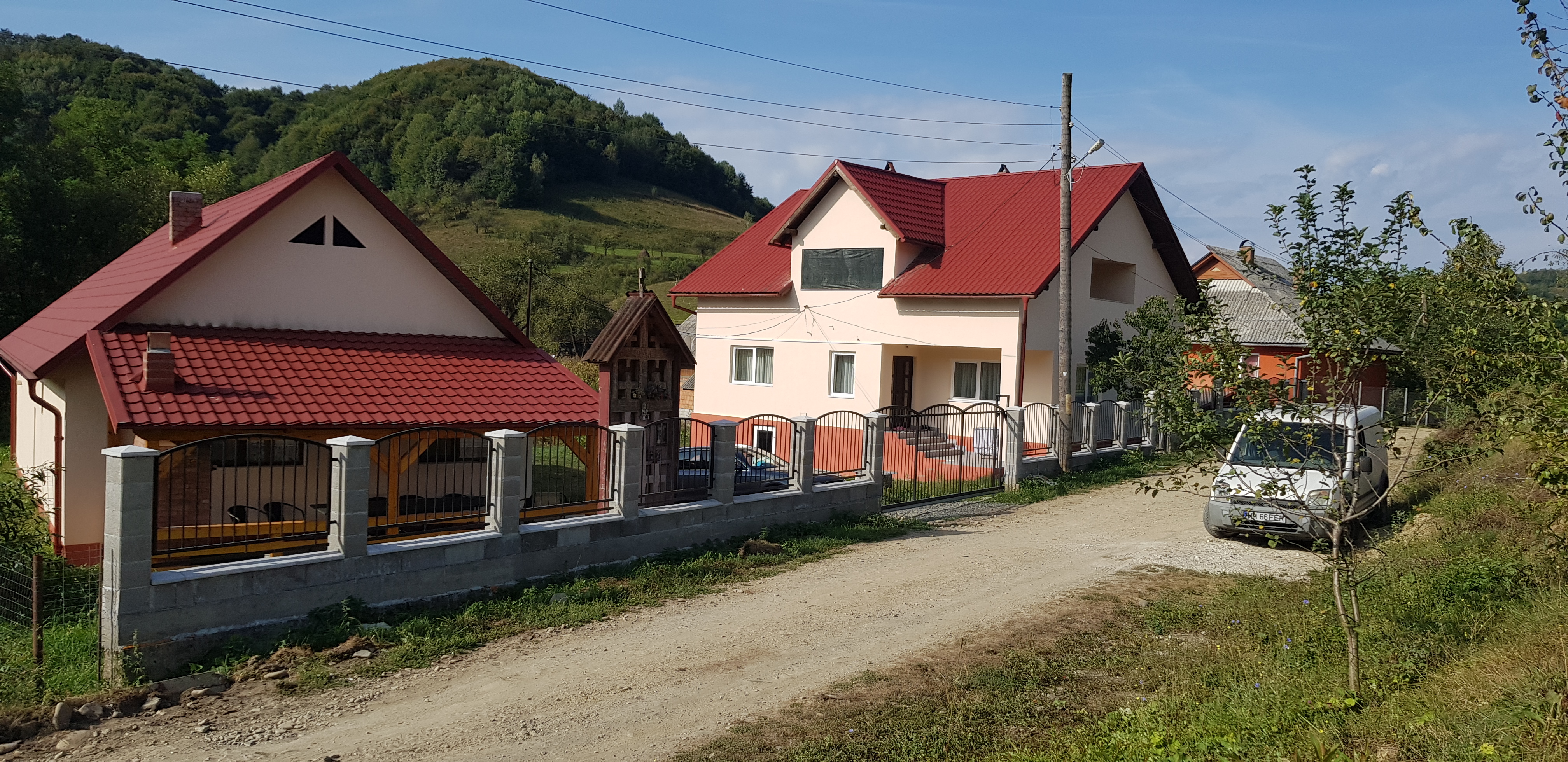 Porti si panouri de gard metalice