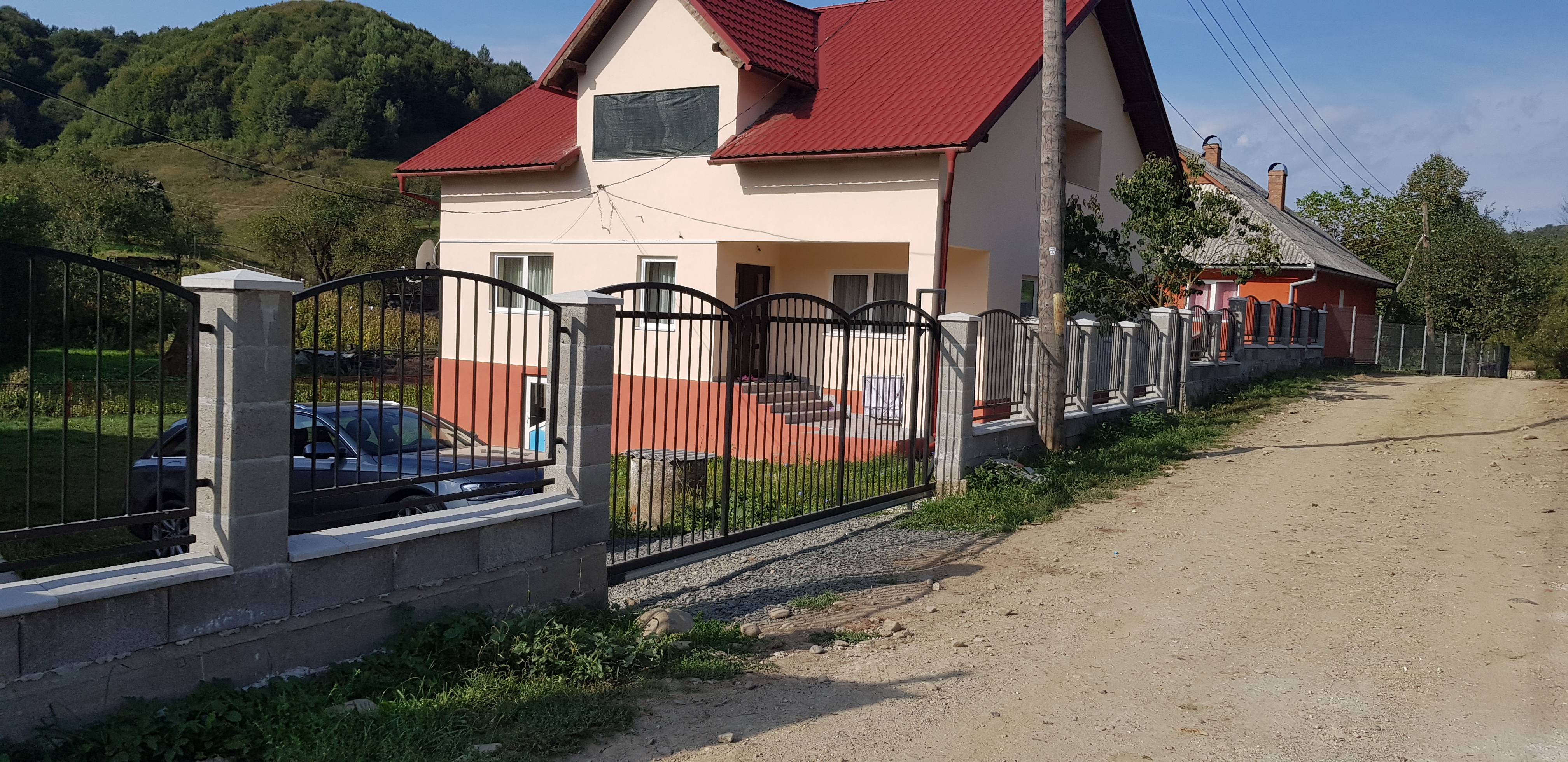 Porti si panouri de gard metalice