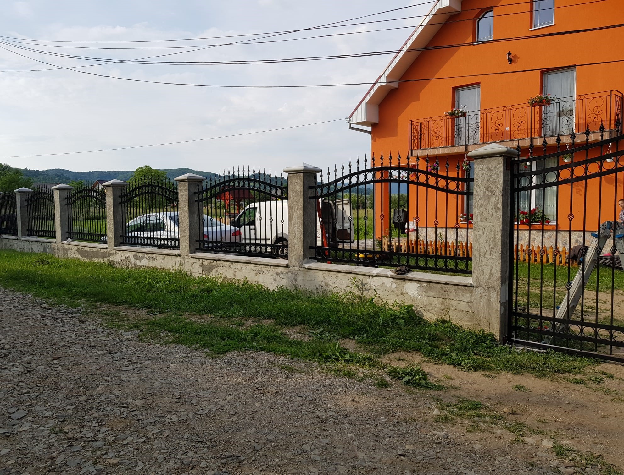 Porti si panouri de gard metalice