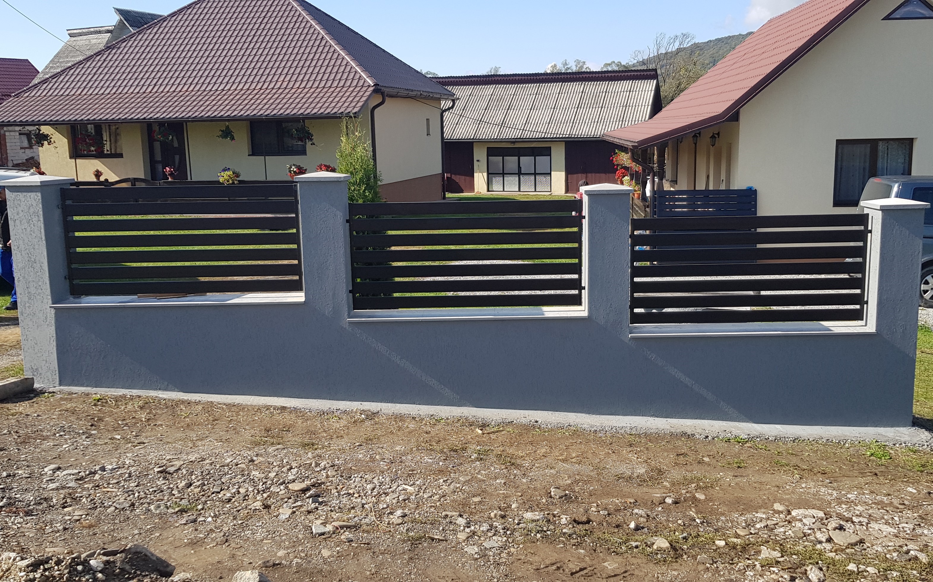 Porti si panouri de gard metalice