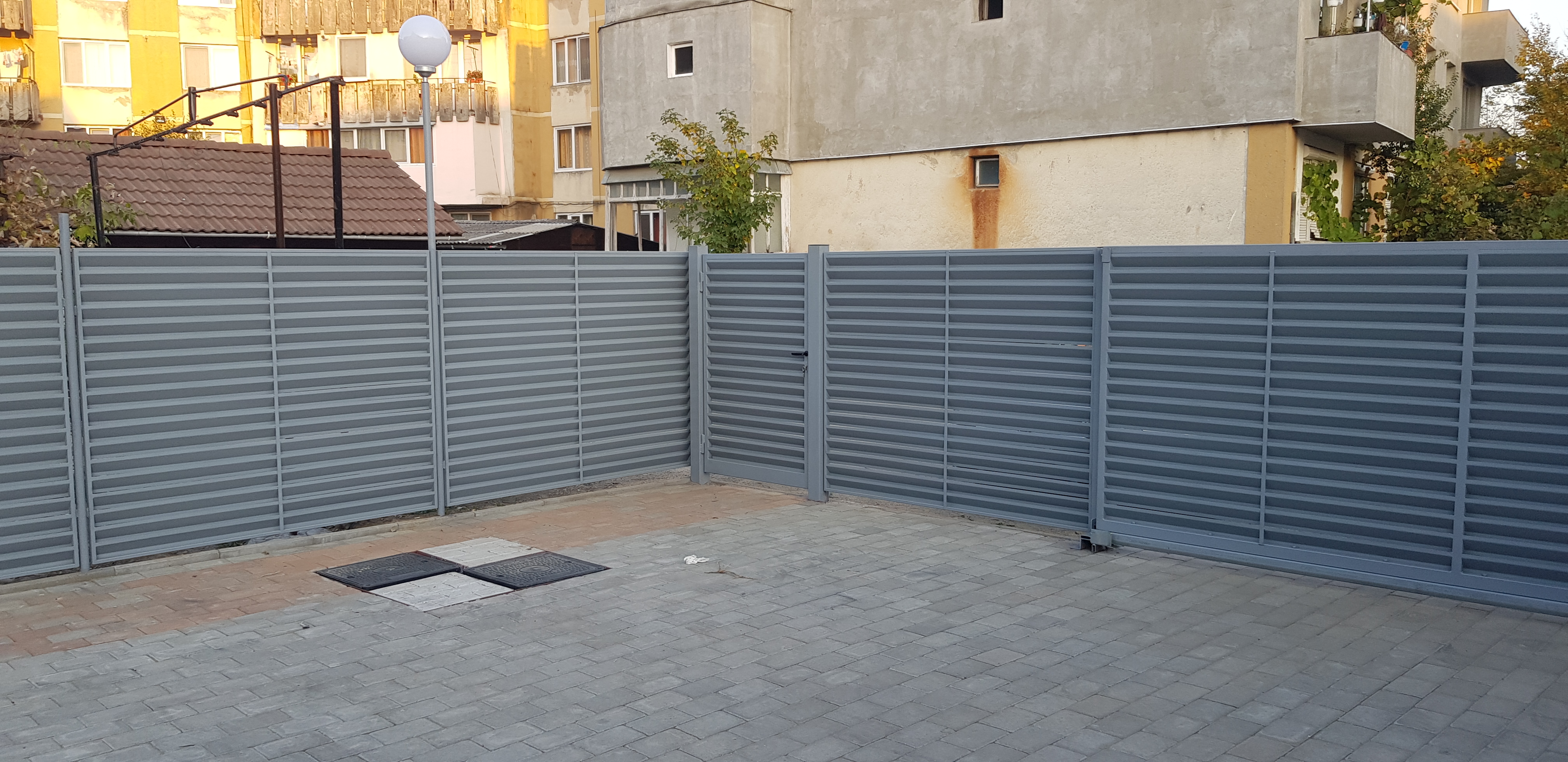 Porti si panouri de gard metalice