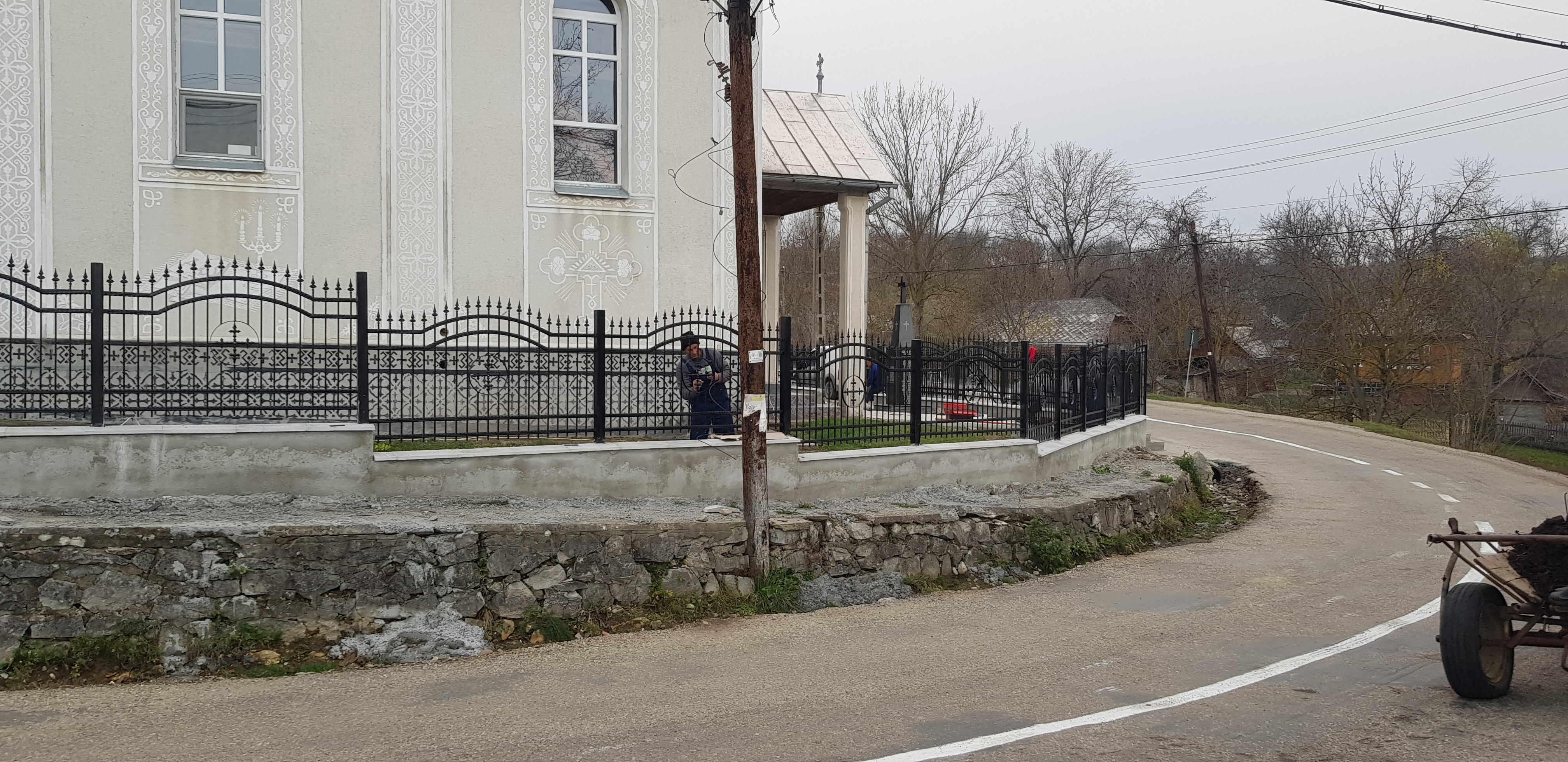 Porti si panouri de gard metalice