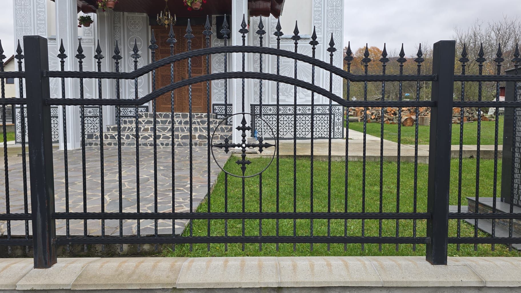 Porti si panouri de gard metalice