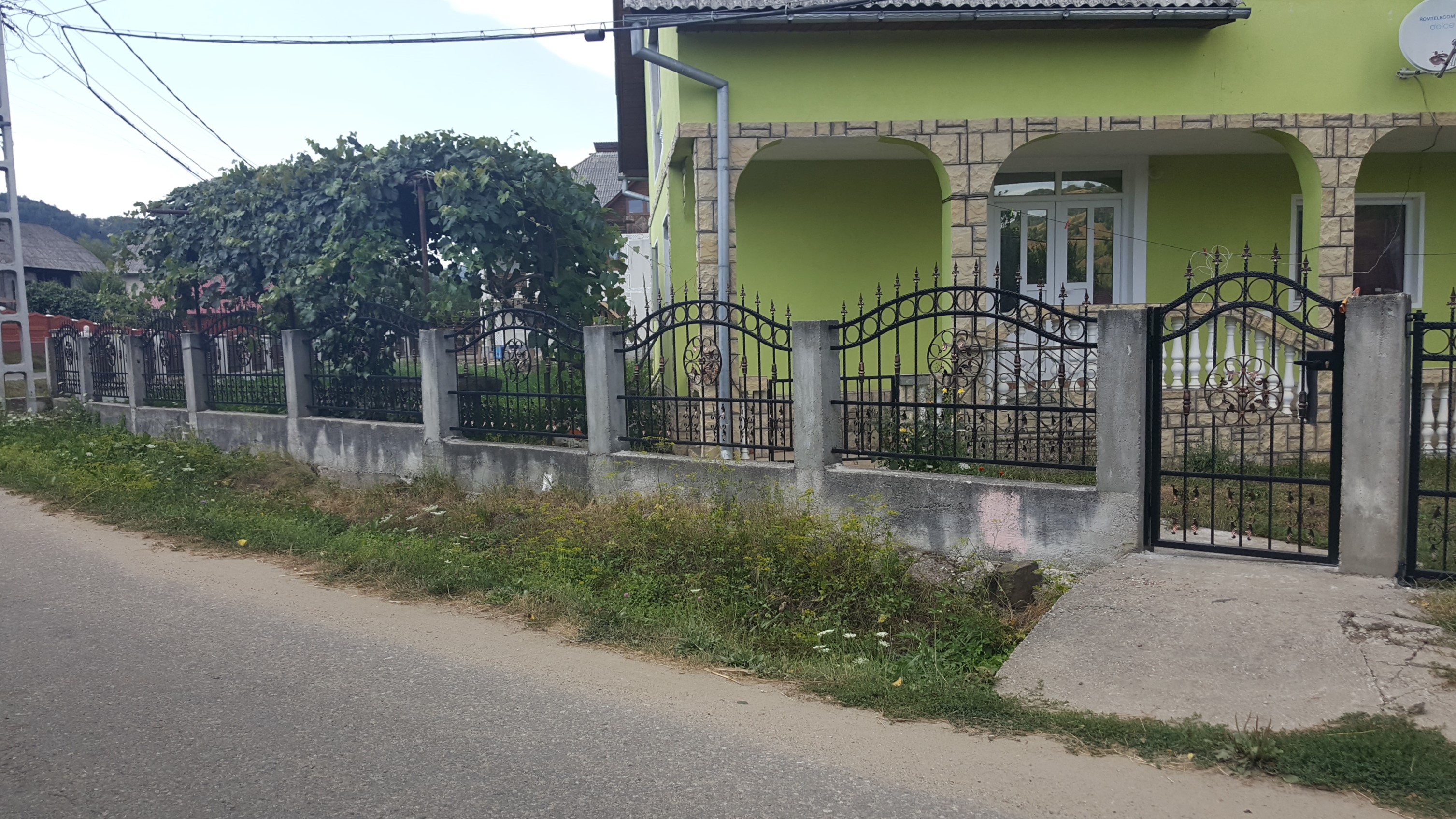 Porti si panouri de gard metalice