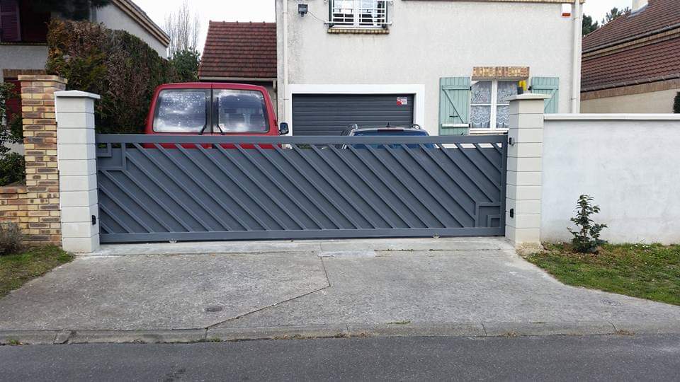 Porti si panouri de gard metalice