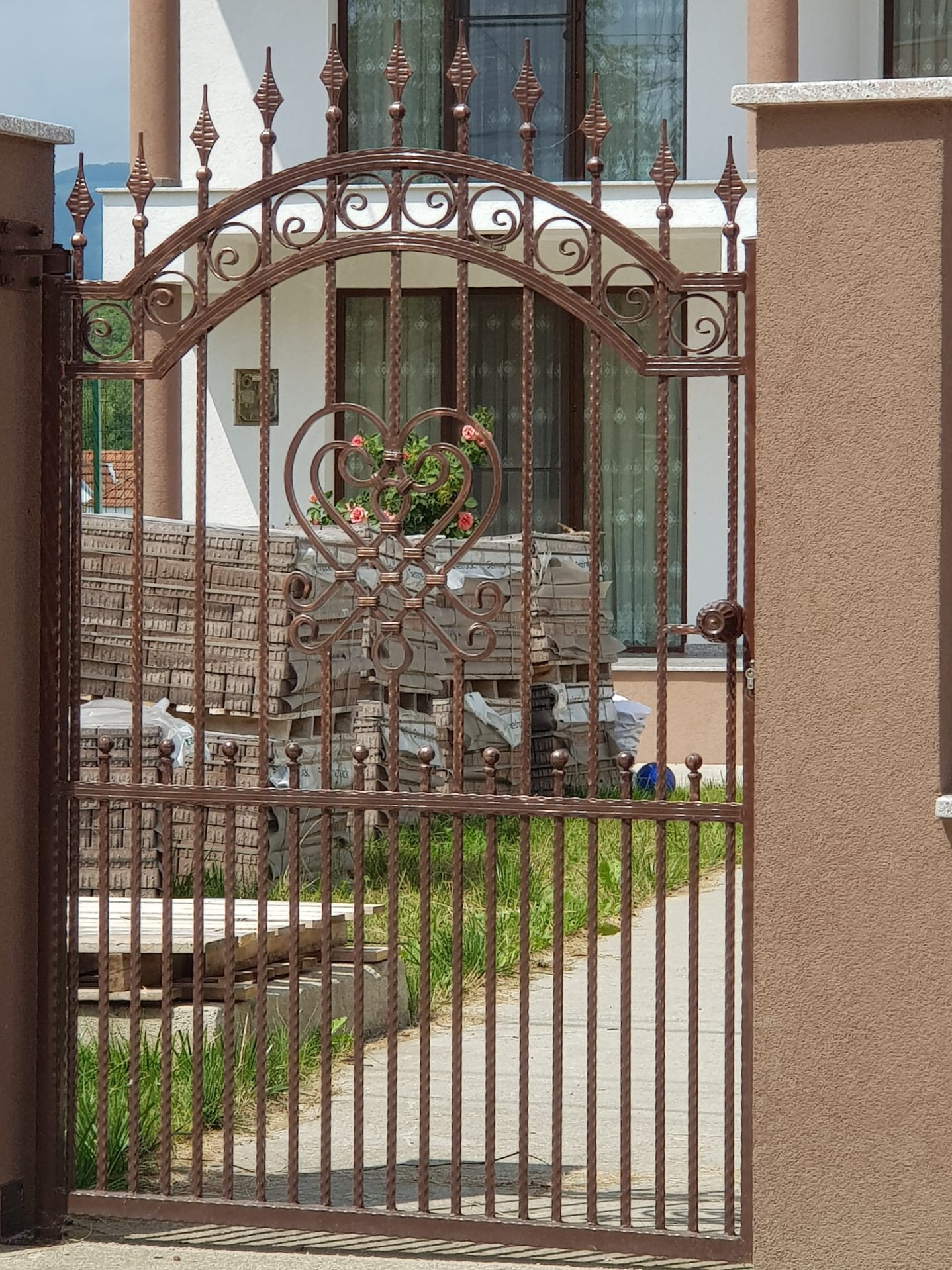 Porti si panouri de gard metalice