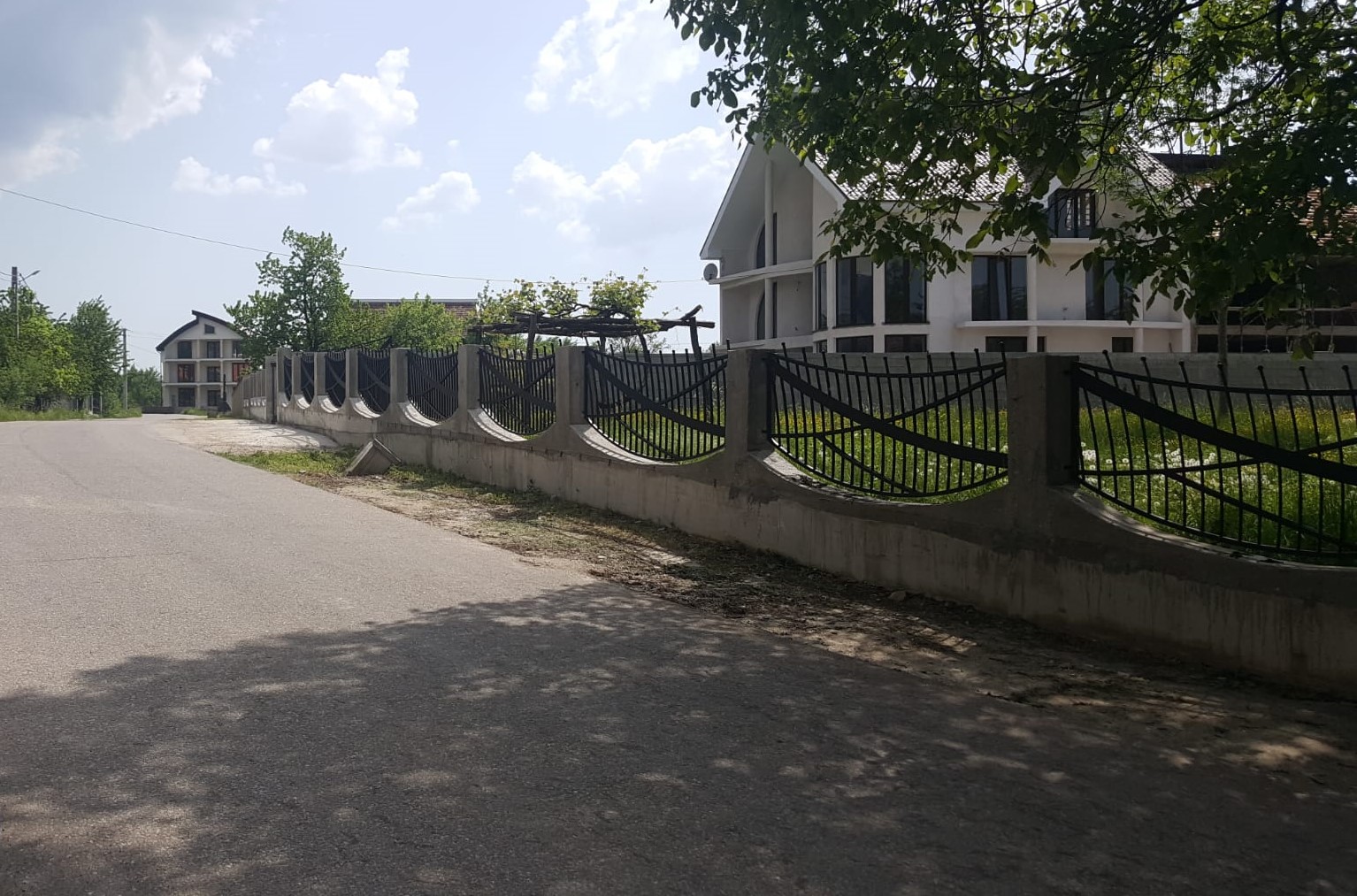 Porti si panouri de gard metalice