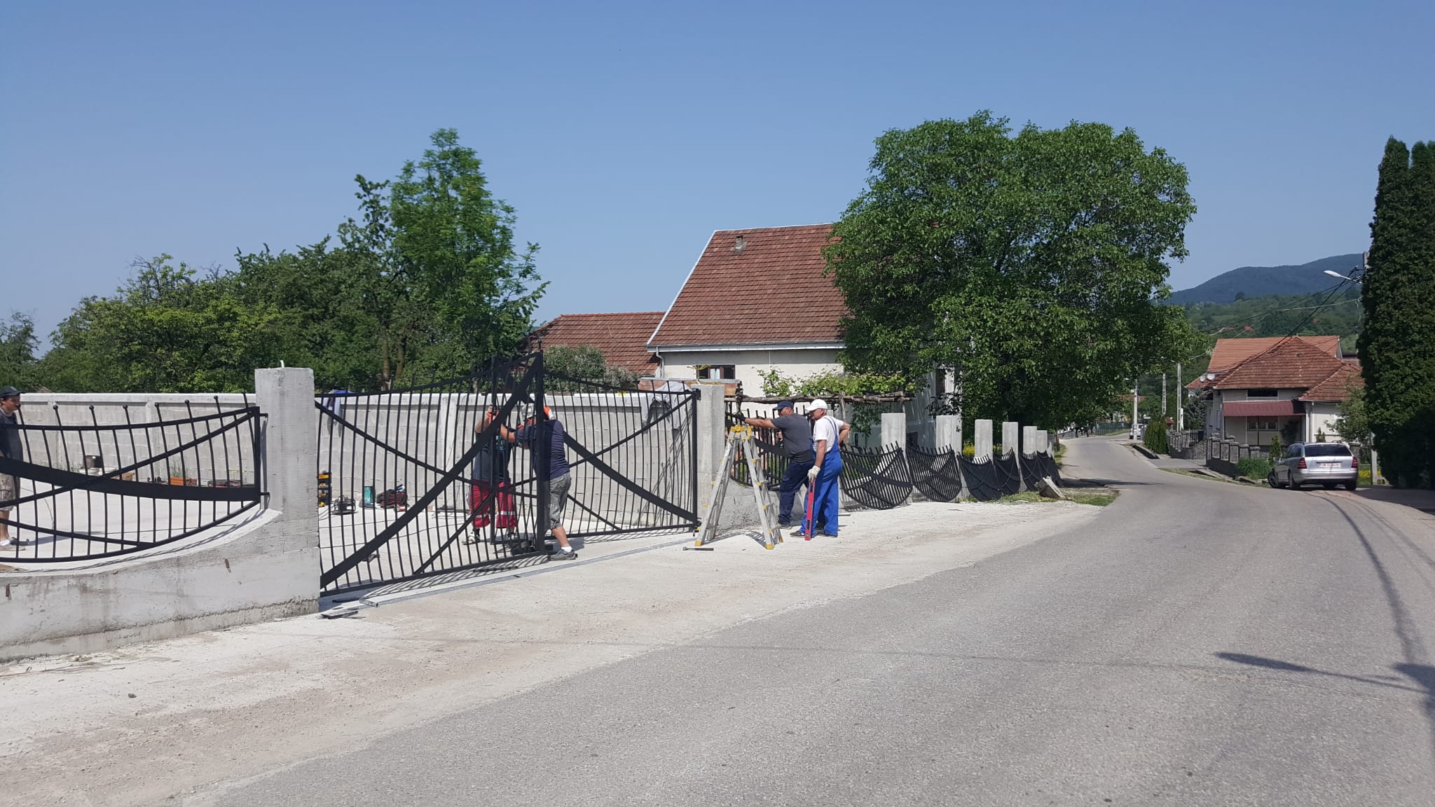 Porti si panouri de gard metalice