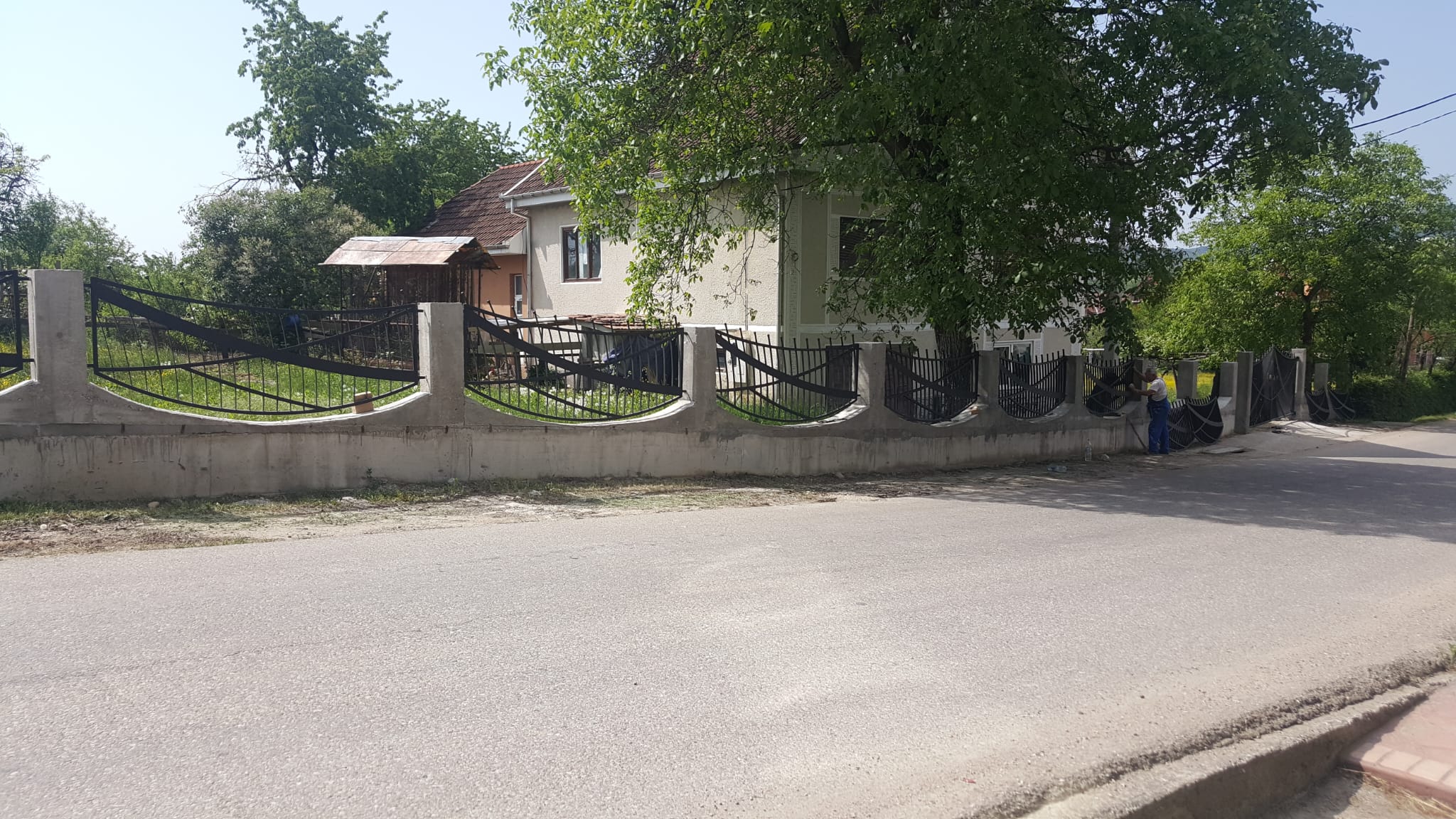 Porti si panouri de gard metalice