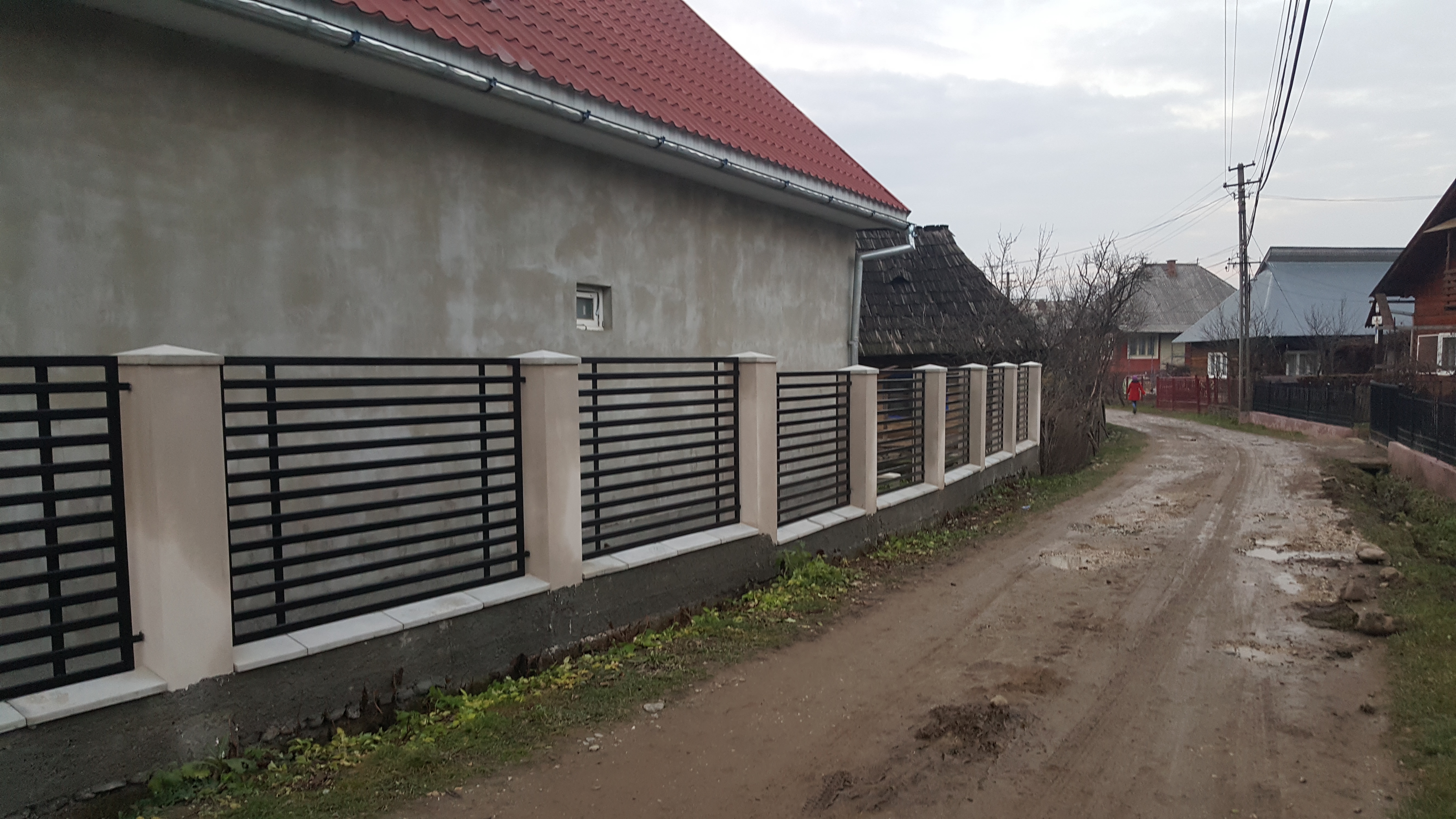 Porti si panouri de gard metalice