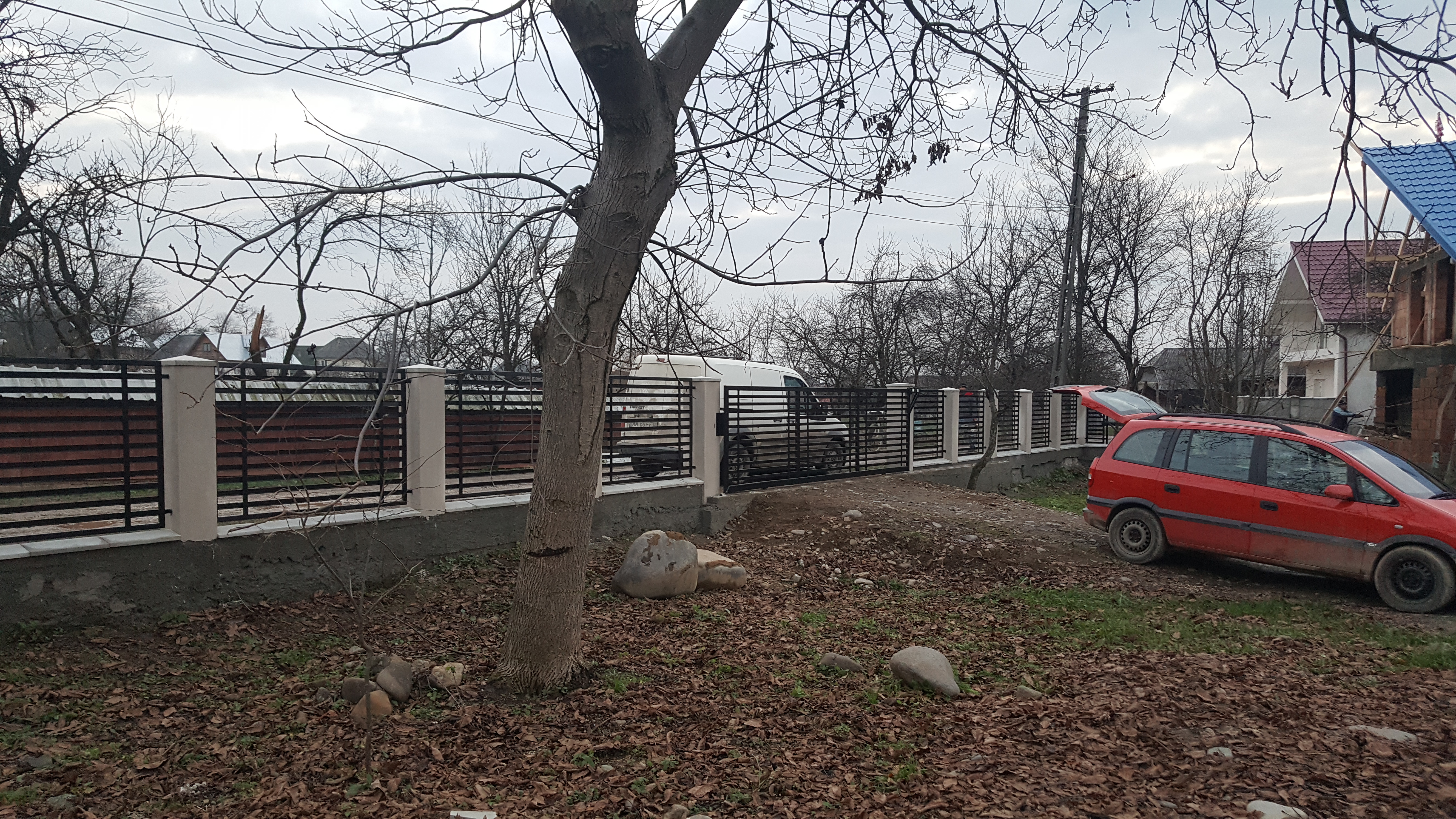 Porti si panouri de gard metalice