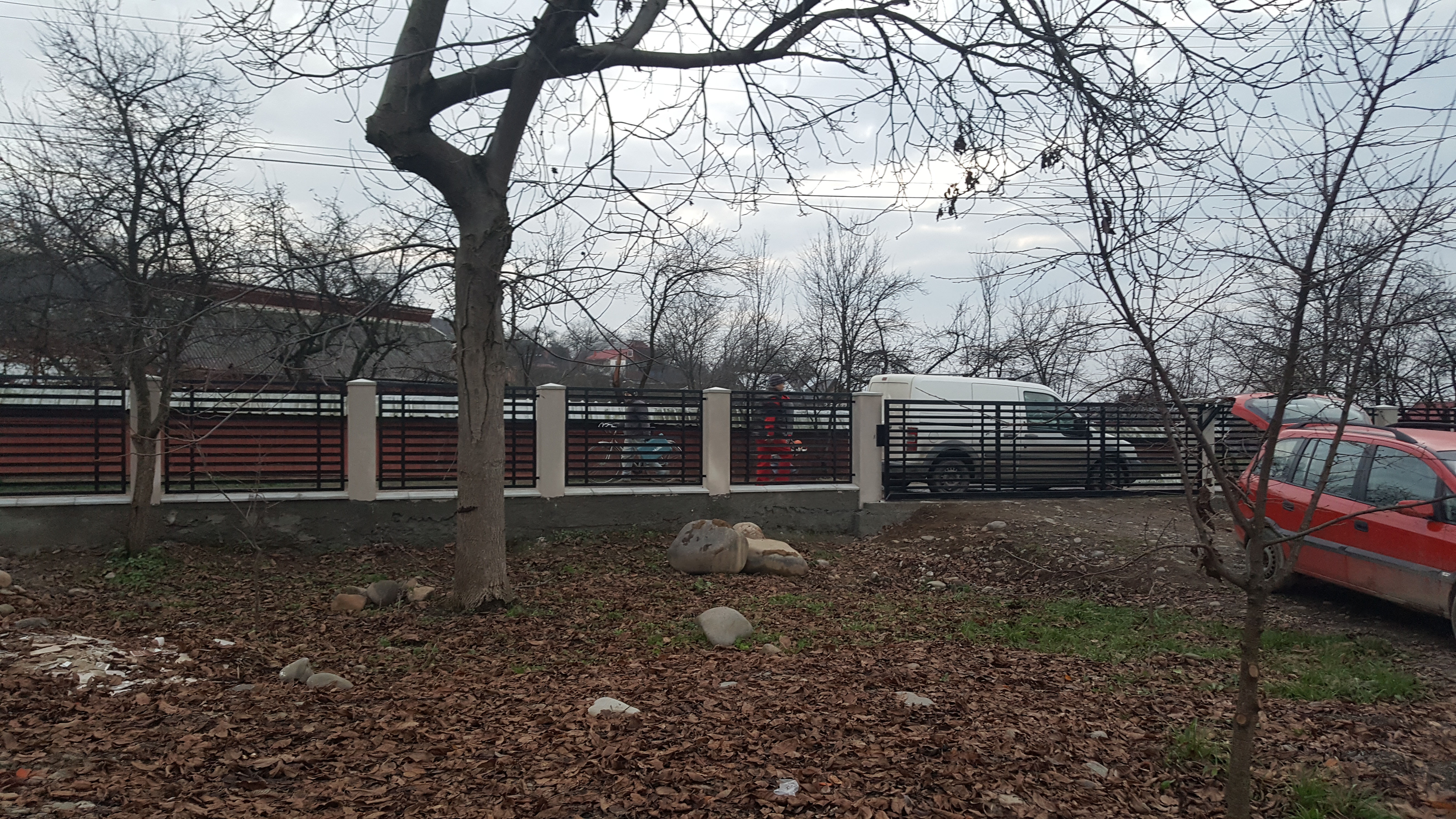 Porti si panouri de gard metalice