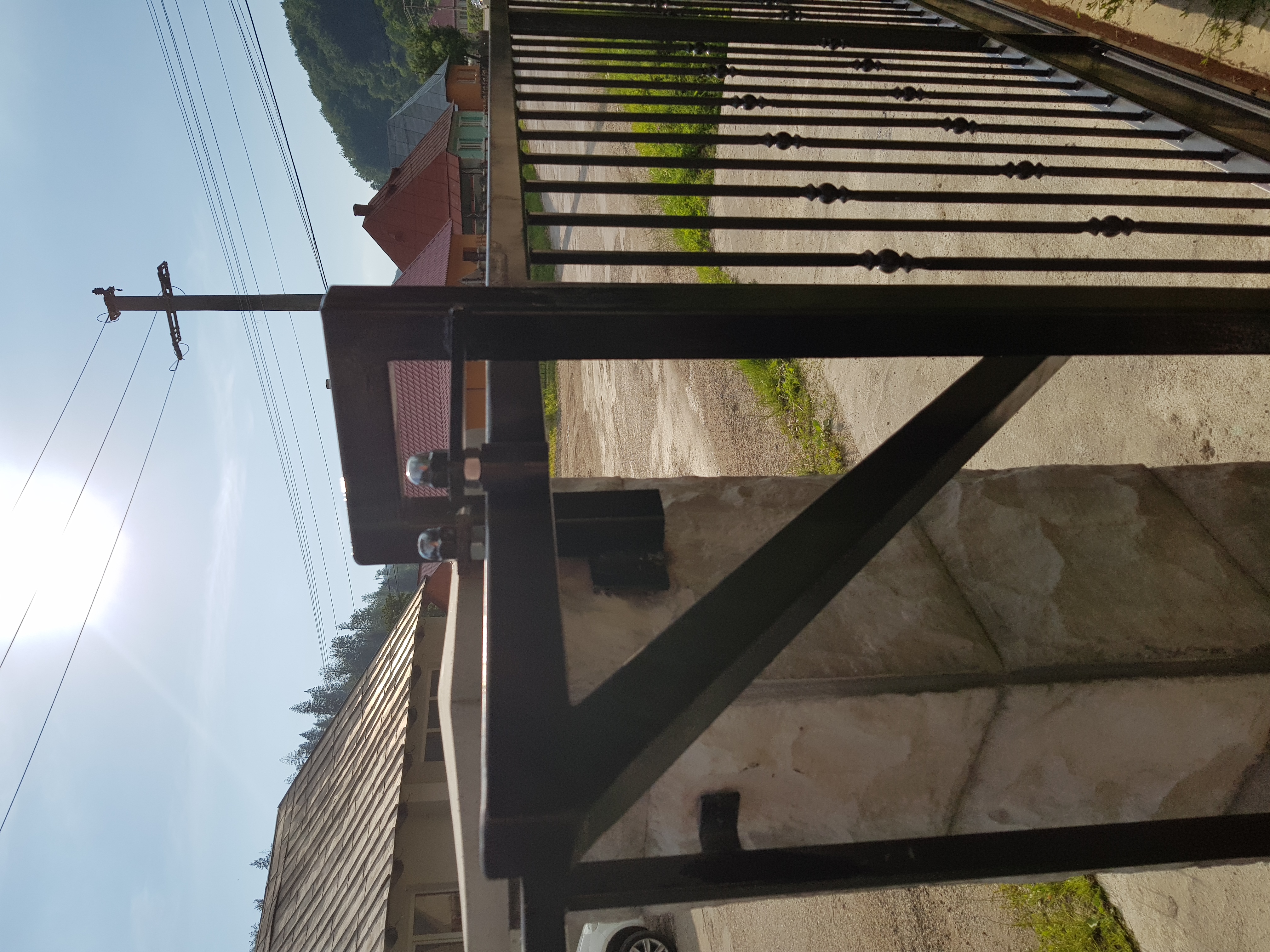 Porti si panouri de gard metalice