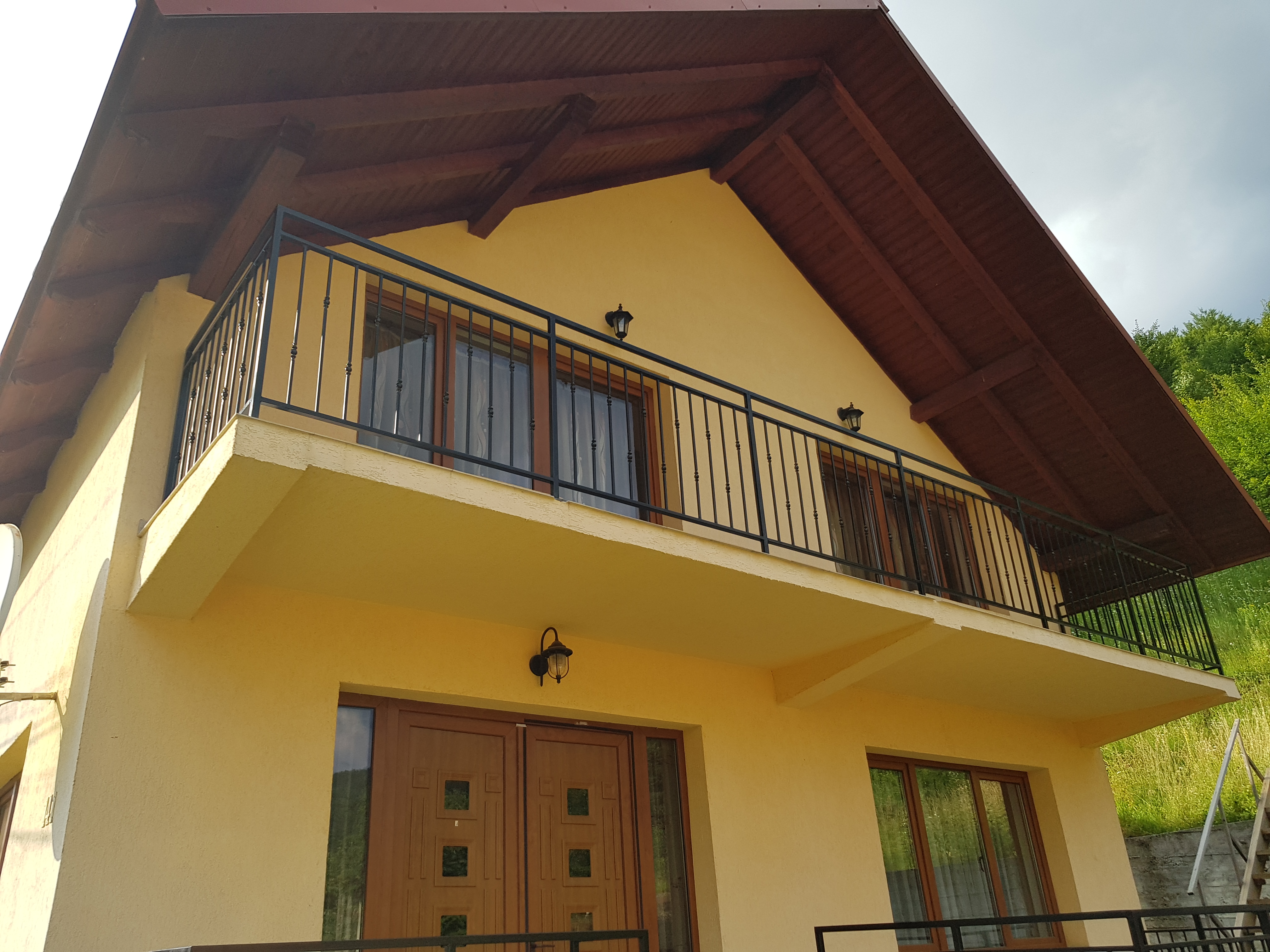 Porti si panouri de gard metalice