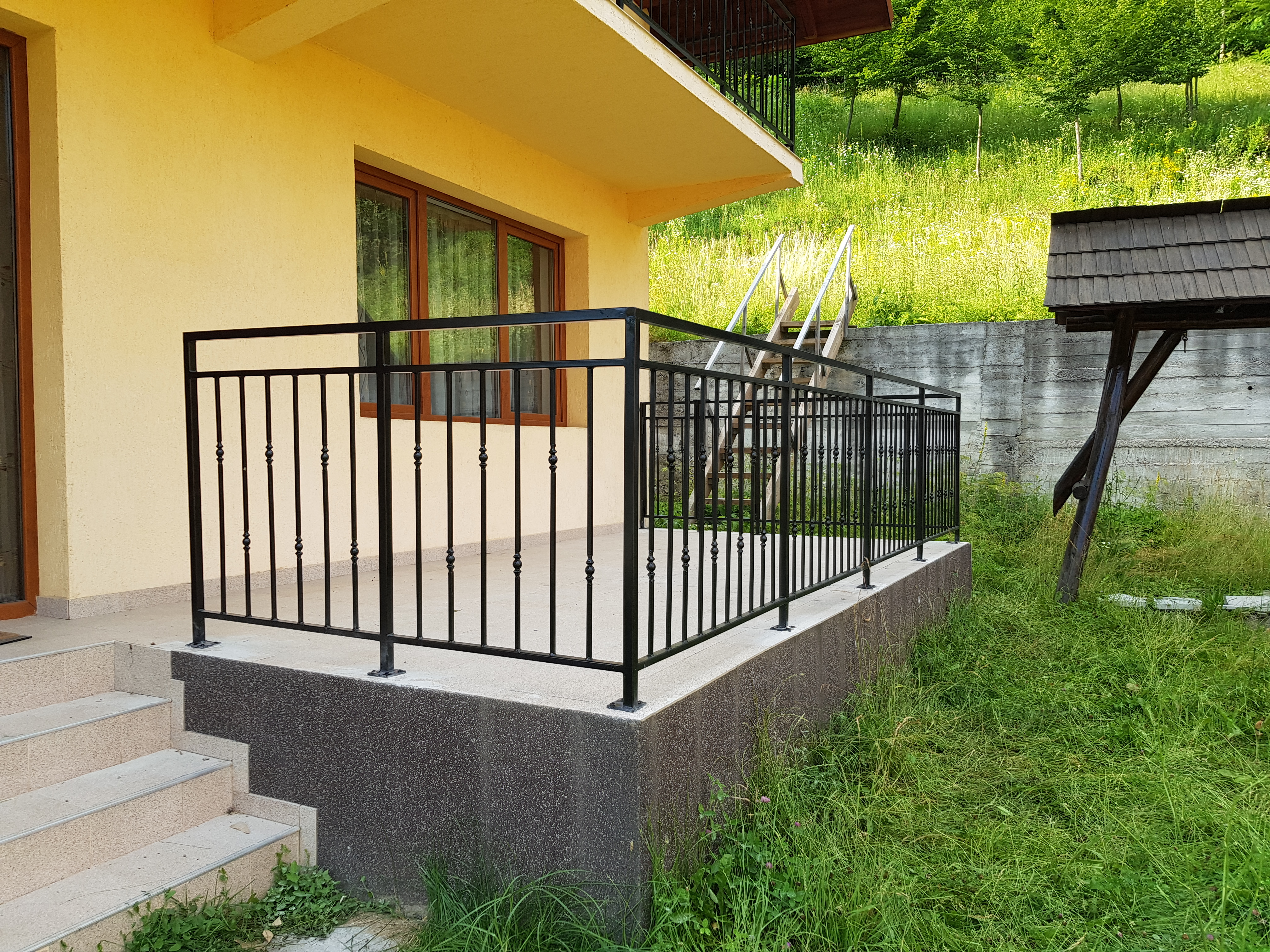 Porti si panouri de gard metalice